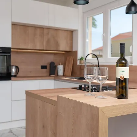 Sinjorina By Interhome Willa Bibinje