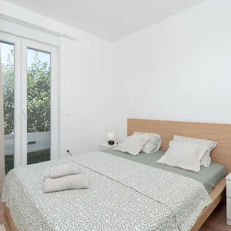 Sinjorina By Interhome Bibinje