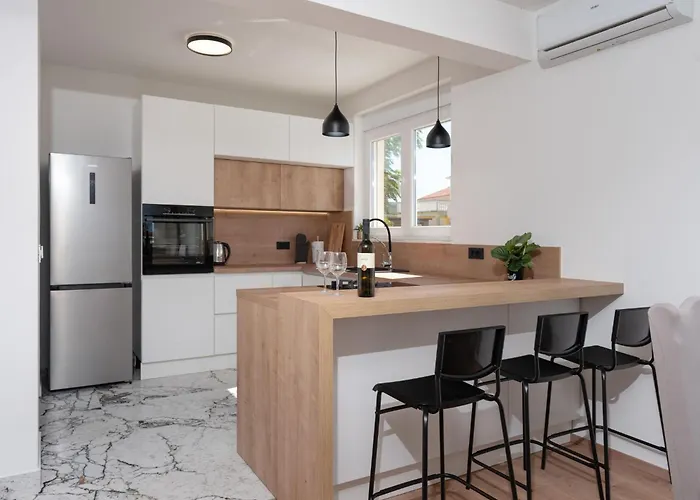 Sinjorina By Interhome Vila Bibinje